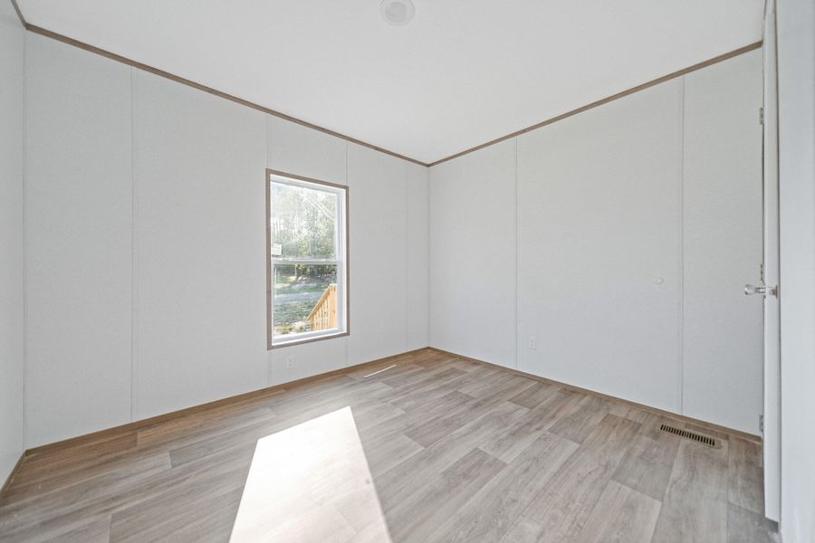 Spacious, unfurnished interior of a new home in , St. Matthews (Image 21).