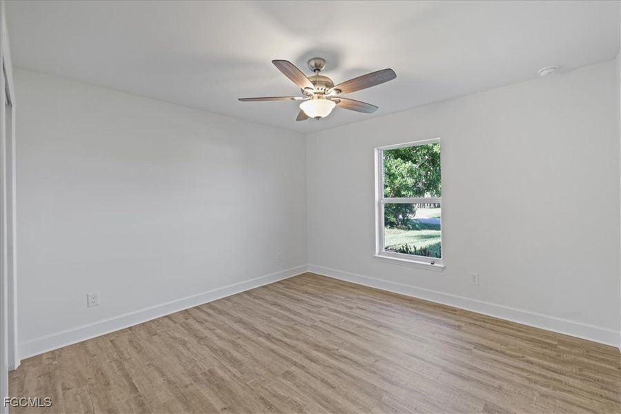 Spacious, unfurnished interior of a new home in Cape Coral, Cape Coral (Image 26).