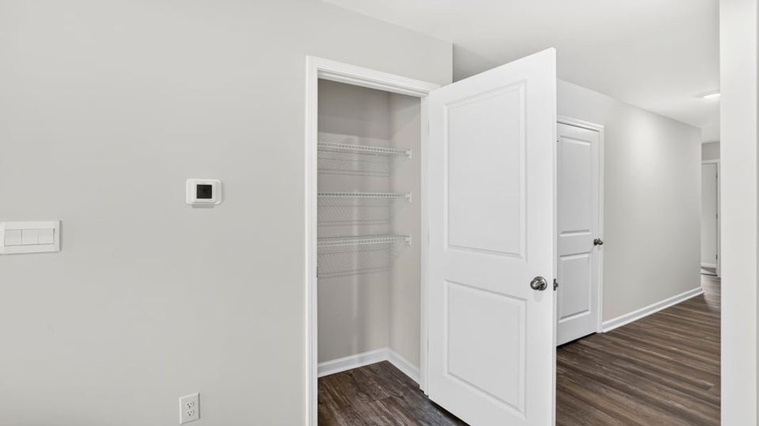 Spacious, unfurnished interior of a new home in Varner Station, Woodruff (Image 19).