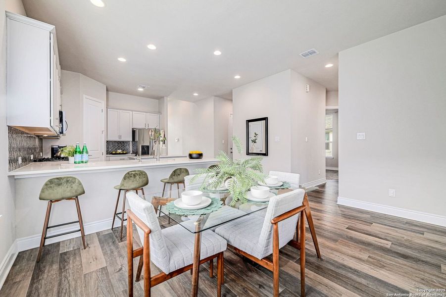 Furnished interior view inside a new home in Elkhorn Ridge At Fair Oaks Ranch: 65's, Boerne (Image 29). Furnished interior view inside a new home in Elkhorn Ridge At Fair Oaks Ranch: 65's, Boerne (Image 29).