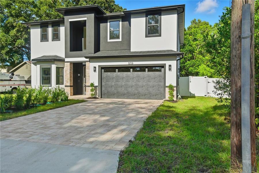Exterior details and patio area of a home in , Belle Isle (Image 32).