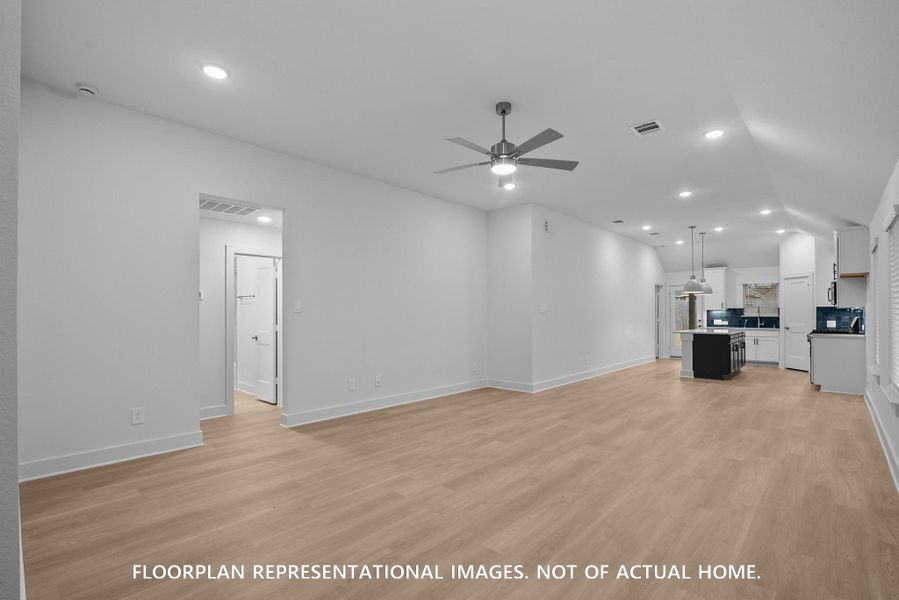 Spacious, unfurnished interior of a new home in Summerview, Fulshear (Image 13).