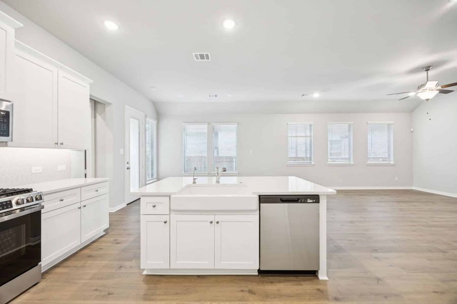 Furnished interior view inside a new home in Avondale, Fate (Image 8).