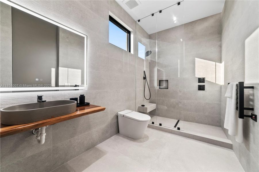 Furnished interior view inside a new home in , Hallandale Beach (Image 49).