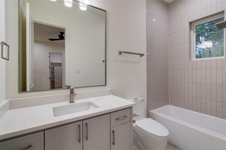Furnished interior view inside a new home in , Dallas (Image 33).