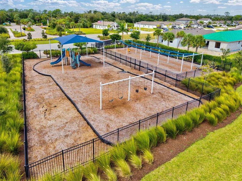 Community amenities in , Port Charlotte (Image 46).