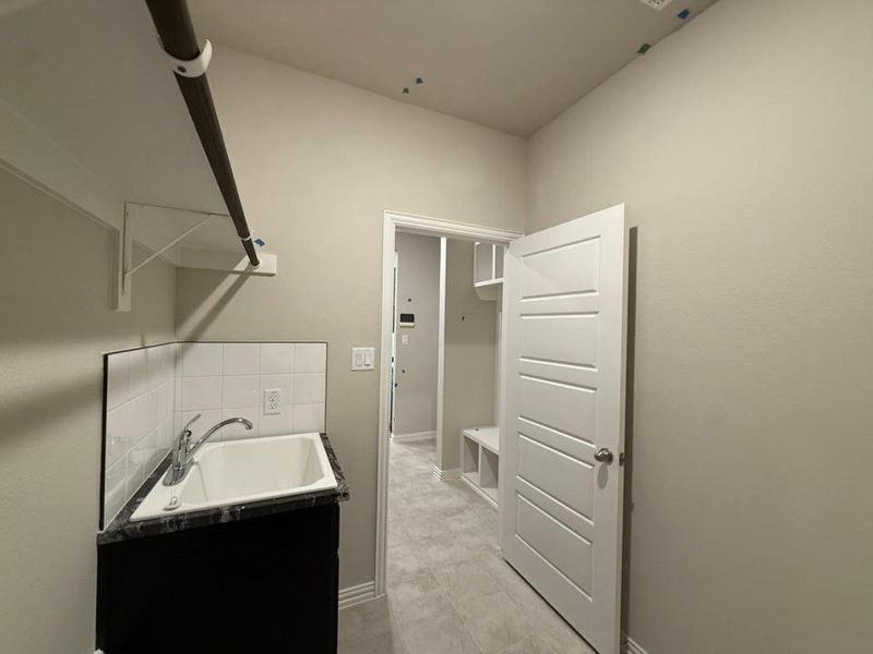 Furnished interior view inside a new home in Waterford Park, Weatherford (Image 9). Furnished interior view inside a new home in Waterford Park, Weatherford (Image 9).