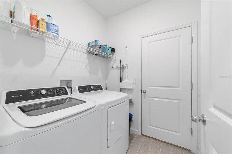 Close-up of interior finishes inside a home in Millwood, Ocala (Image 23).