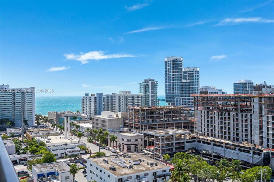 Condo located in Miami Beach, FL showcasing its design and architecture (Image 39).