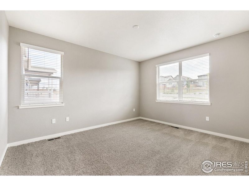 Spacious, unfurnished interior of a new home in Tailholt, Severance (Image 13).