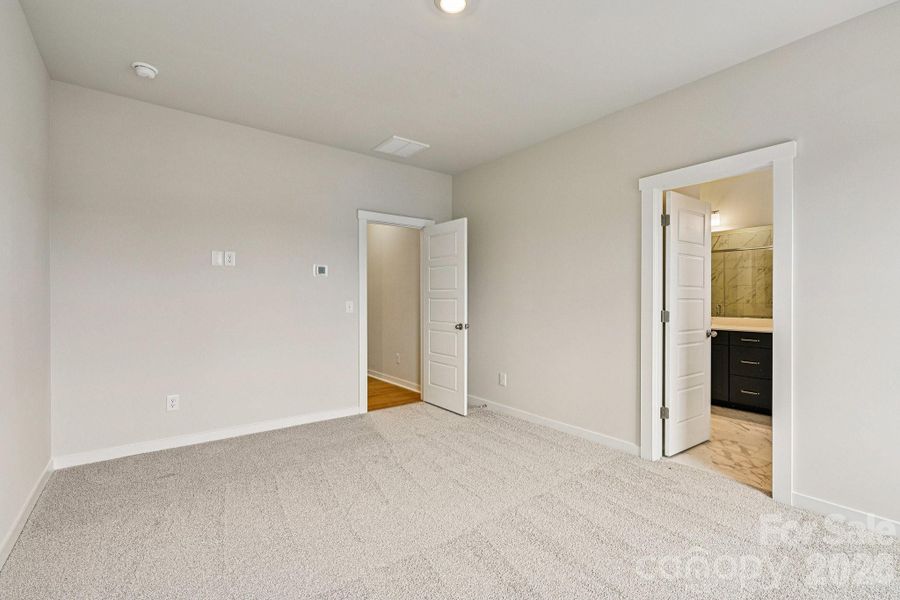 Spacious, unfurnished interior of a new home in Vanguard at Vermillion, Huntersville (Image 31).