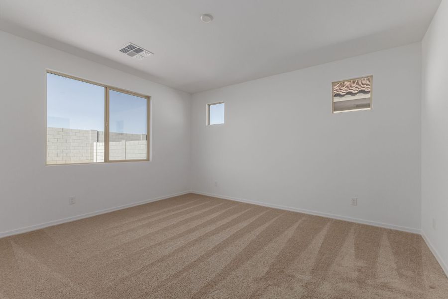 Spacious, unfurnished interior of a new home in Bella Vista Farms, San Tan Valley (Image 12).