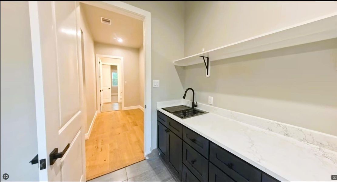 Image 36 of a home in .