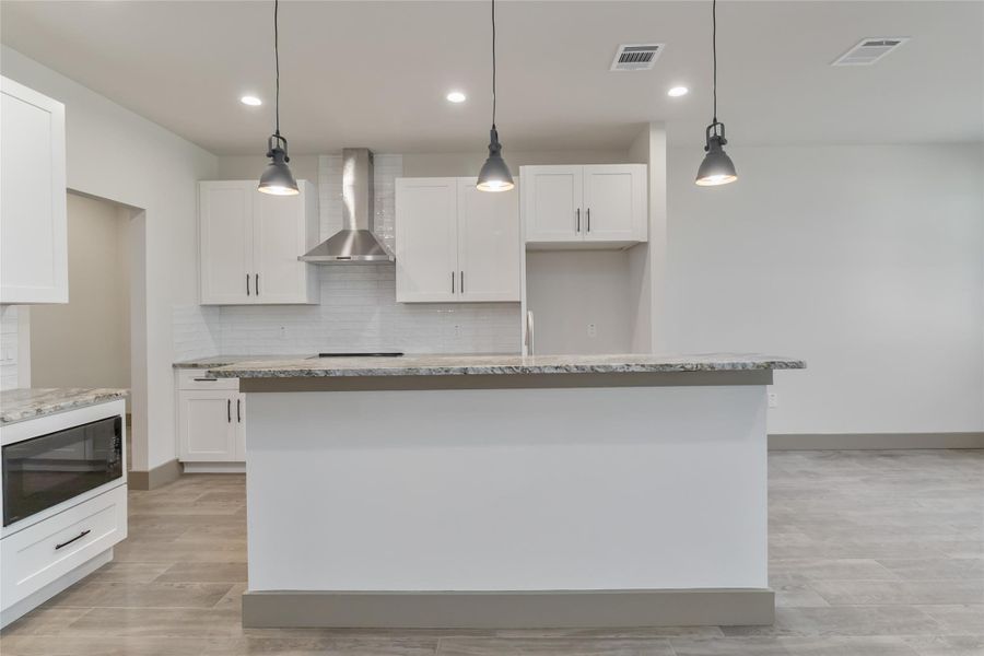 Furnished interior view inside a new home in , Wimberley (Image 8).