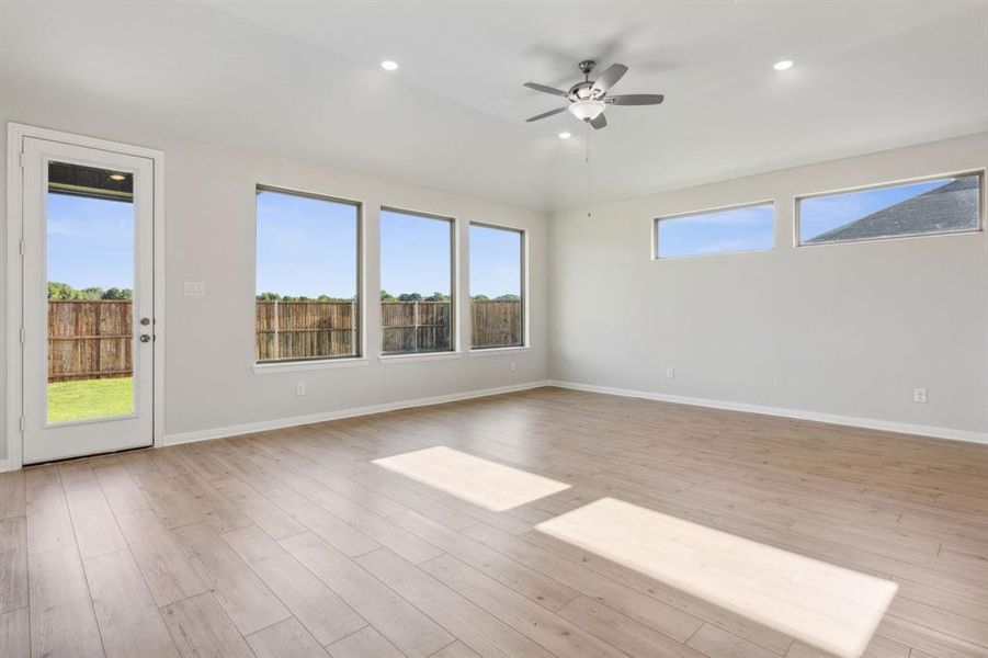 15-708Metallic_011 15-708Metallic_011