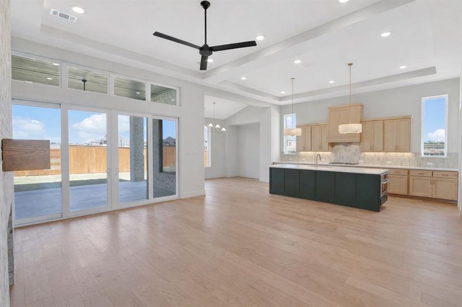 Spacious, unfurnished interior of a new home in , Aledo (Image 23).