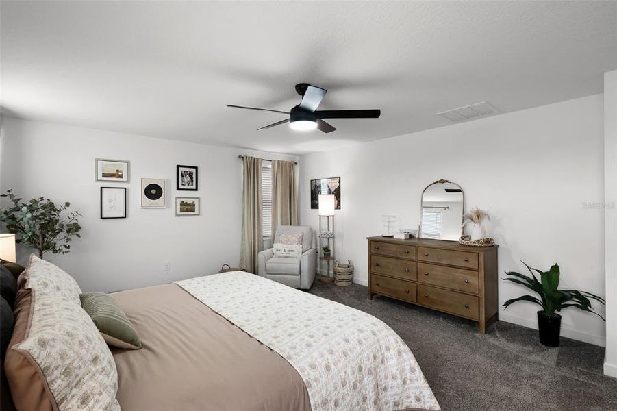 Furnished interior view inside a new home in , Orlando (Image 42).