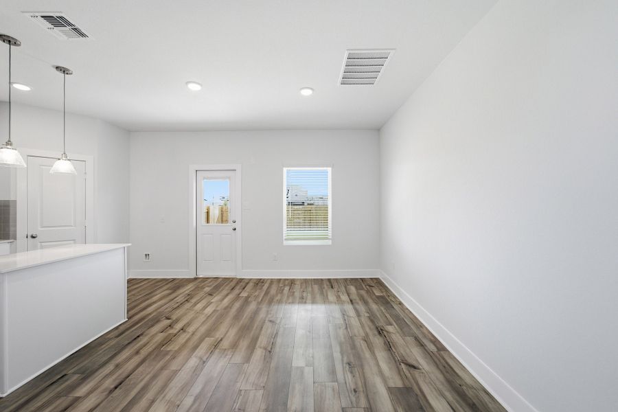 Spacious, unfurnished interior of a new home in Sunfield, Buda (Image 57). Spacious, unfurnished interior of a new home in Sunfield, Buda (Image 57).