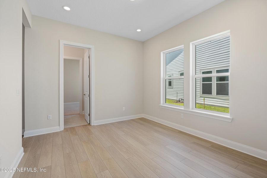Spacious, unfurnished interior of a new home in Madeira, St. Augustine (Image 24).