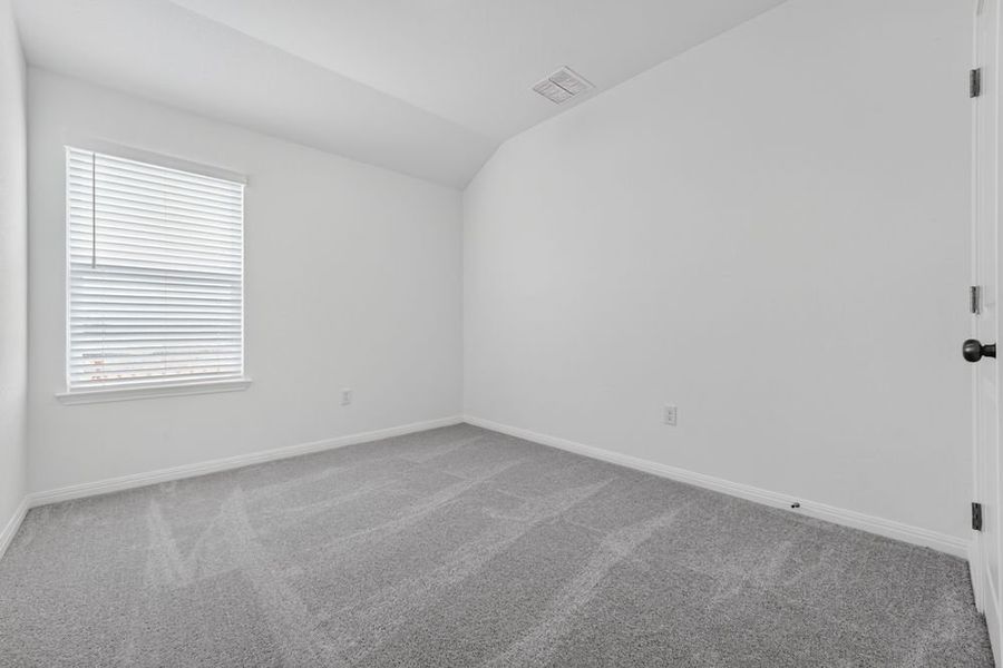 Spacious, unfurnished interior of a new home in Longview, Del Valle (Image 18).