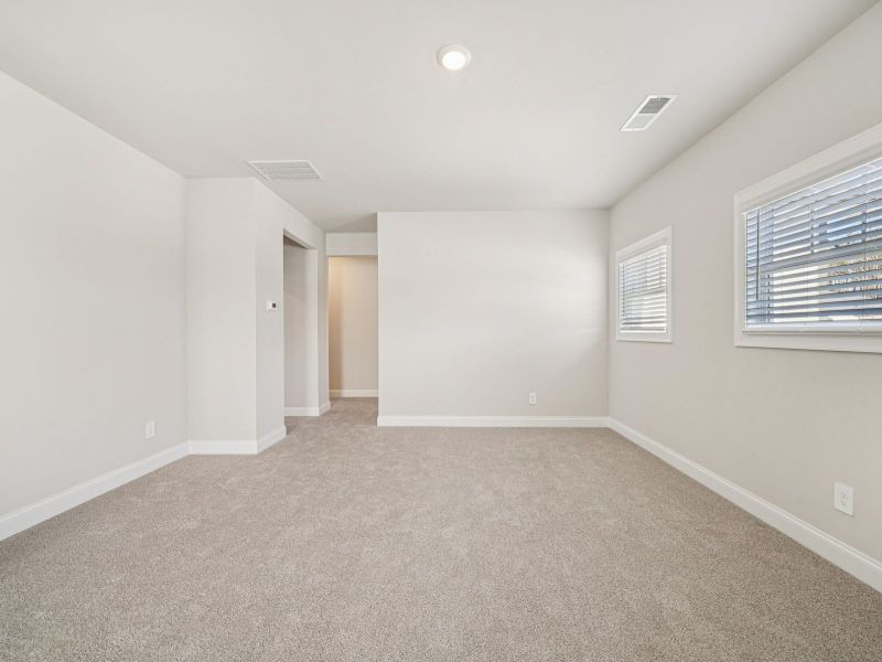 Spacious, unfurnished interior of a new home in Vines at Mill Creek - Legacy Series, Braselton (Image 17).