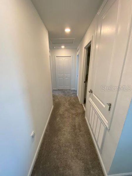 Spacious, unfurnished interior of a new home in Storey Creek, Kissimmee (Image 21).