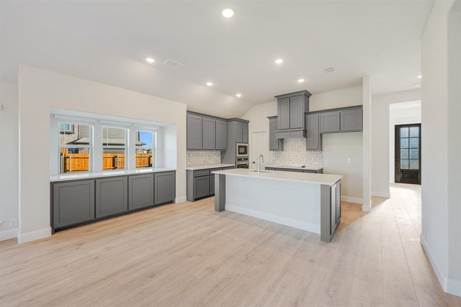 Spacious, unfurnished interior of a new home in Coyote Crossing, Godley (Image 26).