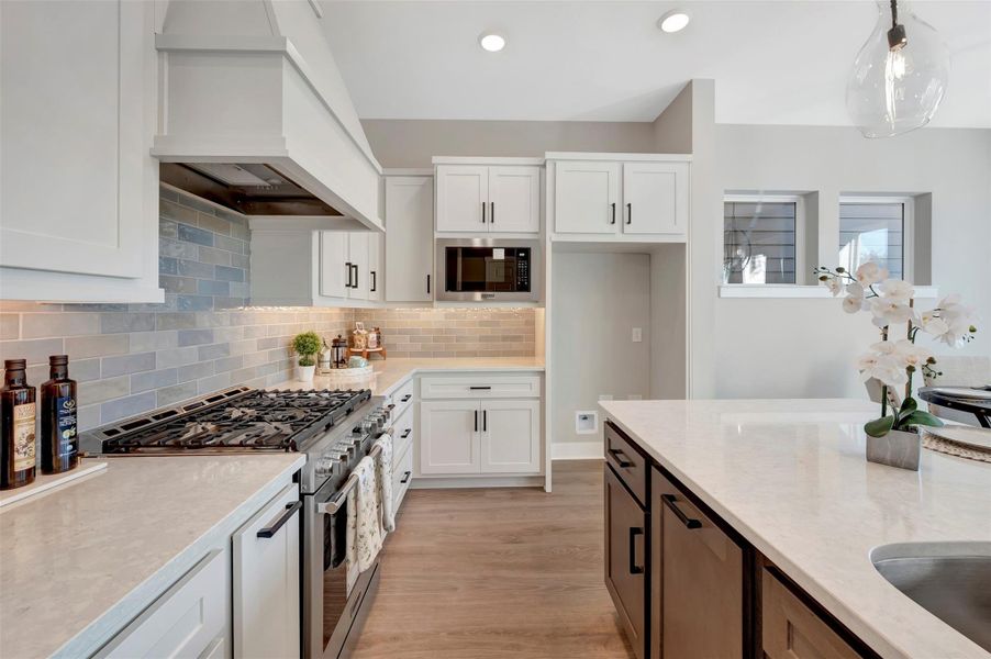 Furnished interior view inside a new home in Retreat at Oak Park, Houston (Image 3).