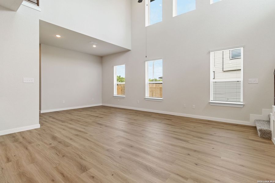 Spacious, unfurnished interior of a new home in Hunters Ranch, San Antonio (Image 20). Spacious, unfurnished interior of a new home in Hunters Ranch, San Antonio (Image 20).