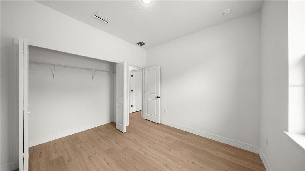 Spacious, unfurnished interior of a new home in , Citrus Springs (Image 27).