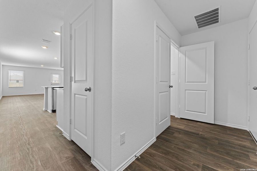 Spacious, unfurnished interior of a new home in Preserve at Medina, Von Ormy (Image 17).