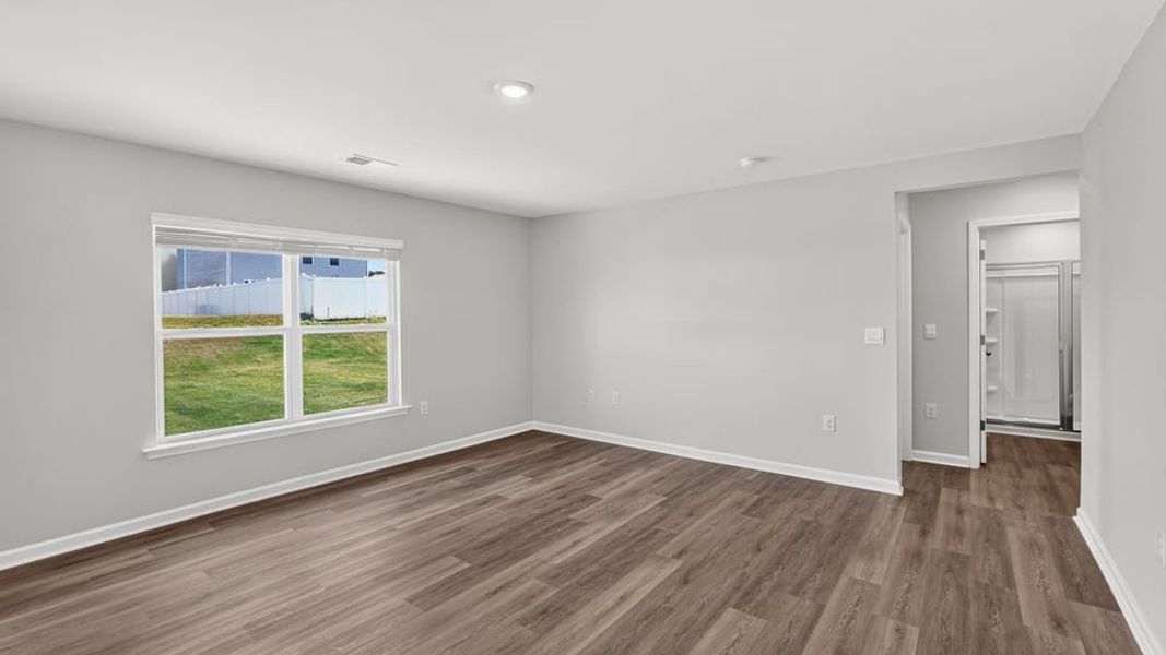 Spacious, unfurnished interior of a new home in Cascade Point, Seneca (Image 22).