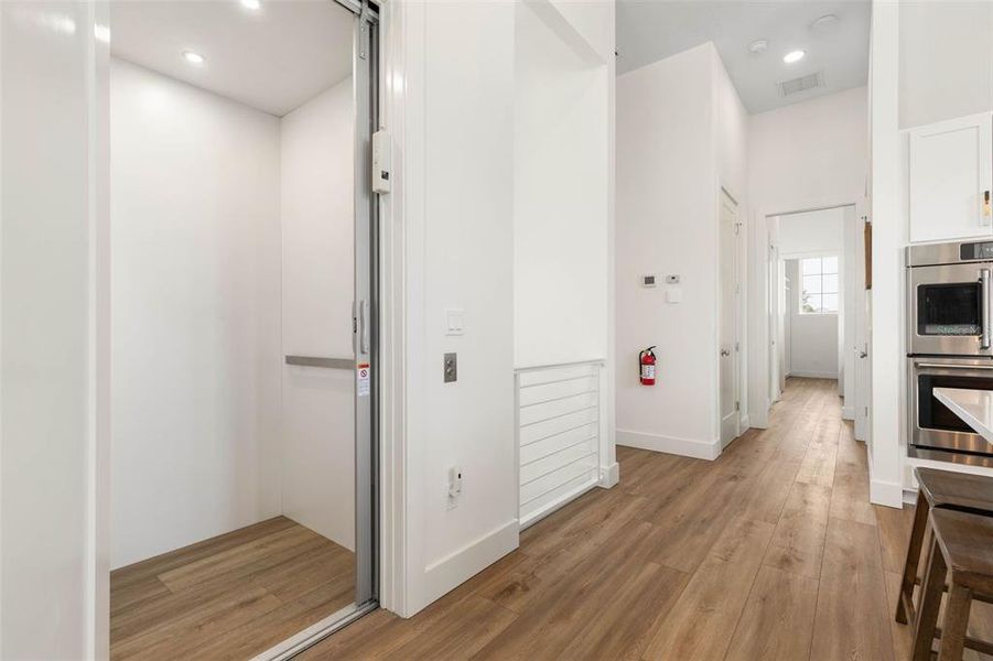 Spacious, unfurnished interior of a new home in , Palm Coast (Image 28).