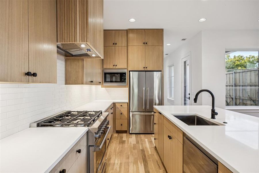 Furnished interior view inside a new home in , Dallas (Image 10).
