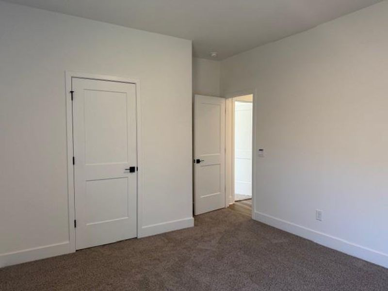 Spacious, unfurnished interior of a new home in Thunder Ridge, Dawsonville (Image 21).