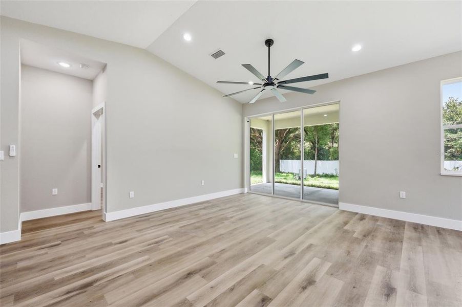 Spacious, unfurnished interior of a new home in , Summerfield (Image 16).