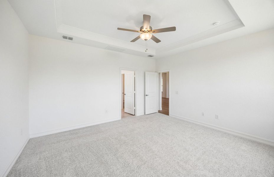 Spacious, unfurnished interior of a new home in Highland Lakes, McKinney (Image 17).