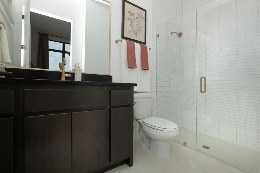 McKennan Full Bathroom