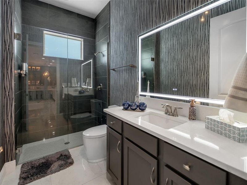 Furnished interior view inside a new home in , Orlando (Image 33).