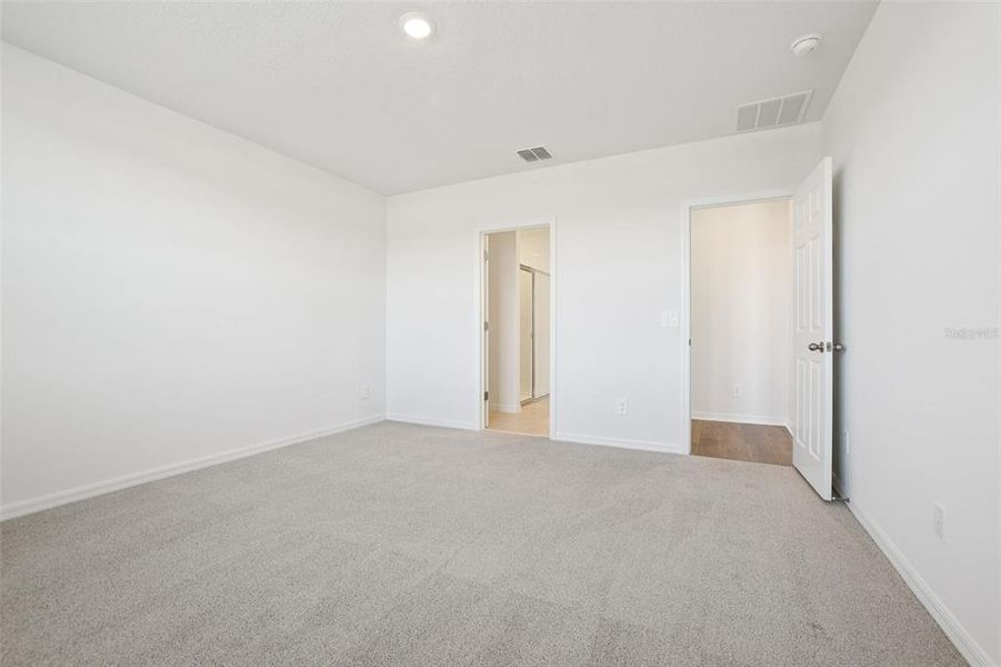 Spacious, unfurnished interior of a new home in The Meadow at Crossprairie, St. Cloud (Image 14).