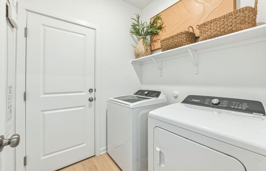 Representative interior finishes for a home built from the Hewitt by Centex in Vantage, San Marcos (Image 21).