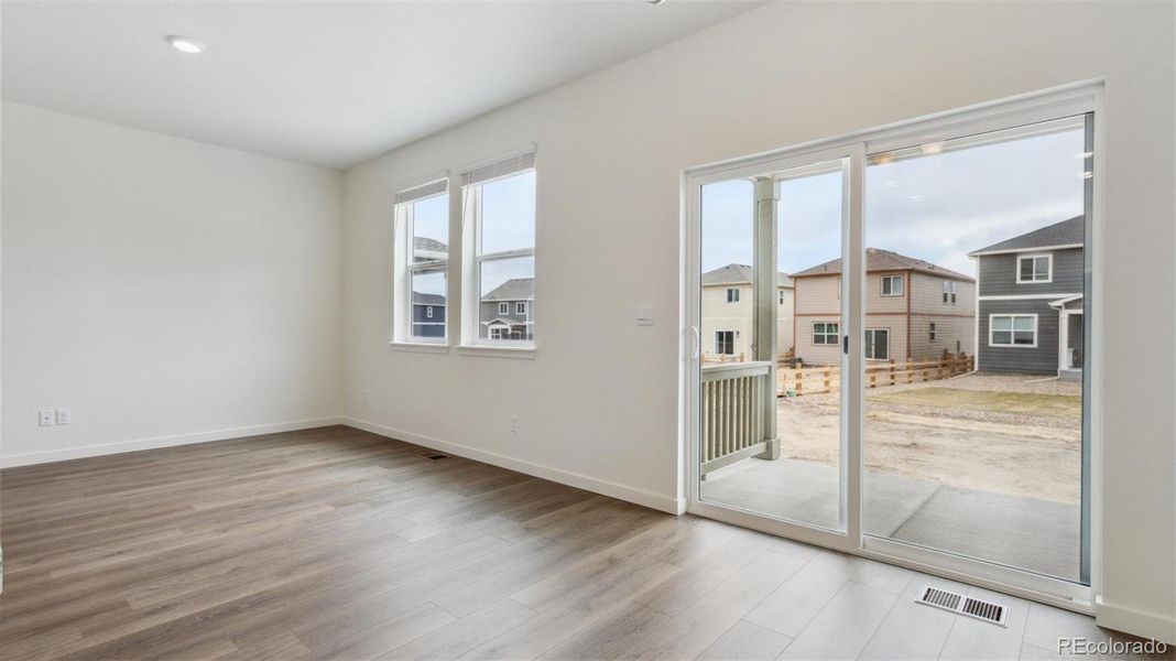 Spacious, unfurnished interior of a new home in Silver Peaks, Lochbuie (Image 11).