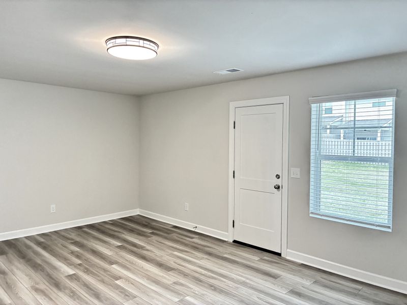Spacious, unfurnished interior of a new home in Miller Park, Greenville (Image 18).