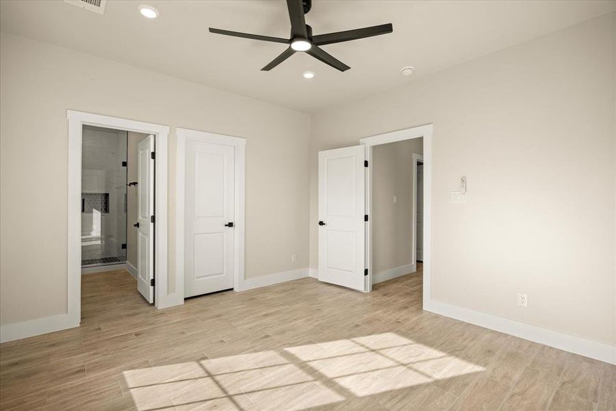 Spacious, unfurnished interior of a new home in , Granbury (Image 14). Spacious, unfurnished interior of a new home in , Granbury (Image 14).