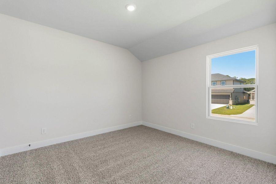 Spacious, unfurnished interior of a new home in Chapel Lakes, Montgomery (Image 18).