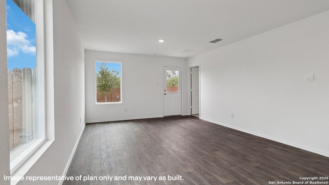 Spacious, unfurnished interior of a new home in Redbird Ranch, San Antonio (Image 20).