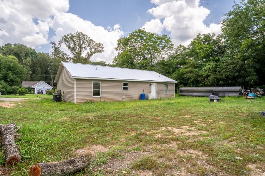 Image 14 of a home in . Image 14 of a home in .