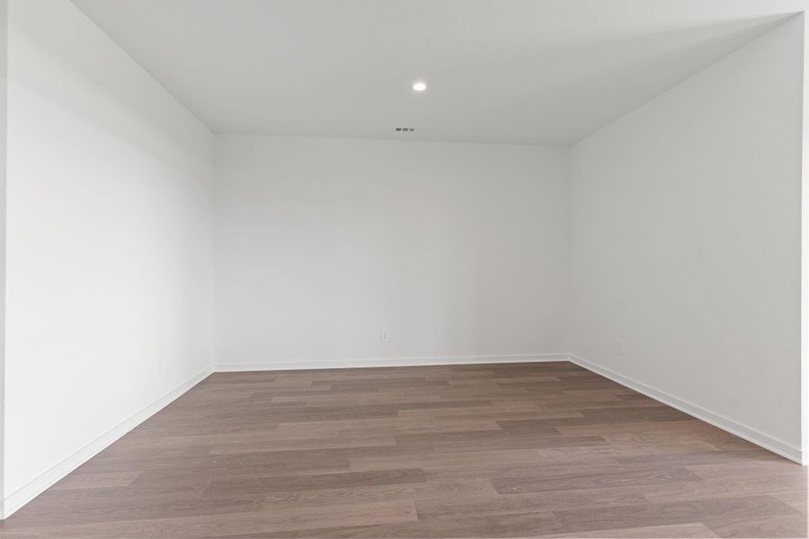 Spacious, unfurnished interior of a new home in Grand Cay Harbour, Texas City (Image 34). Spacious, unfurnished interior of a new home in Grand Cay Harbour, Texas City (Image 34).