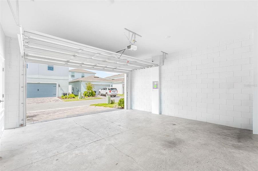 Spacious, unfurnished interior of a new home in , Winter Garden (Image 55).