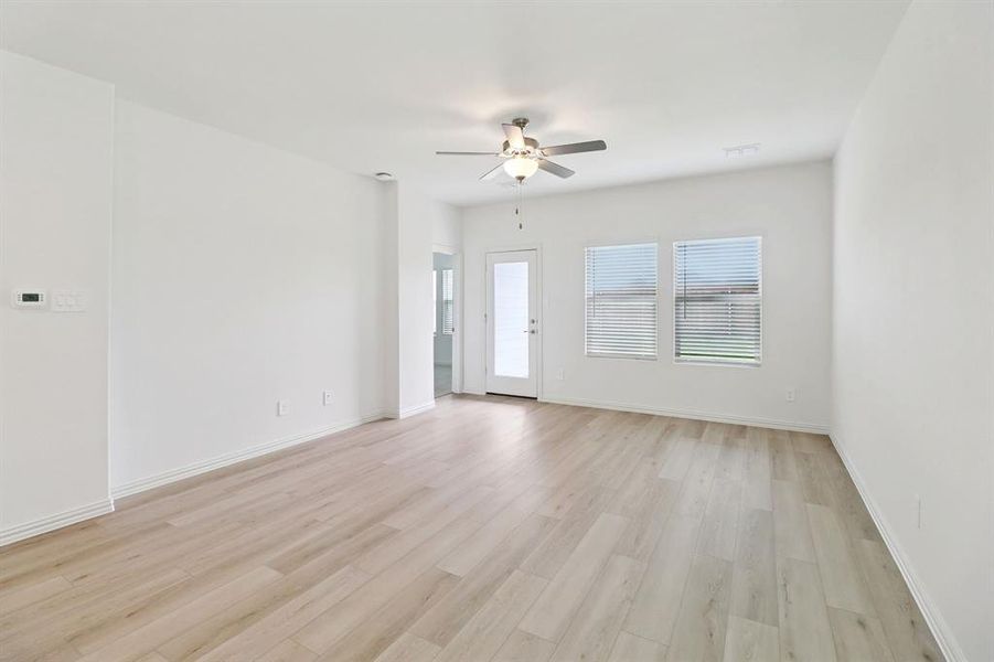 Spacious, unfurnished interior of a new home in Lakehaven - Spring Series, Farmersville (Image 18).